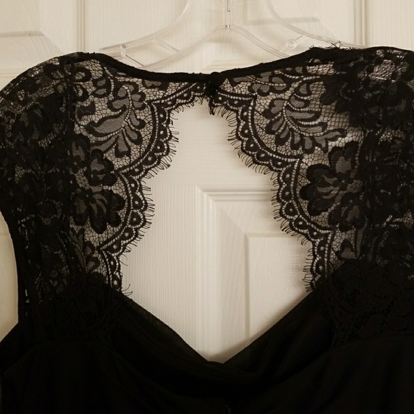Black lace dress - Picture 4 of 7